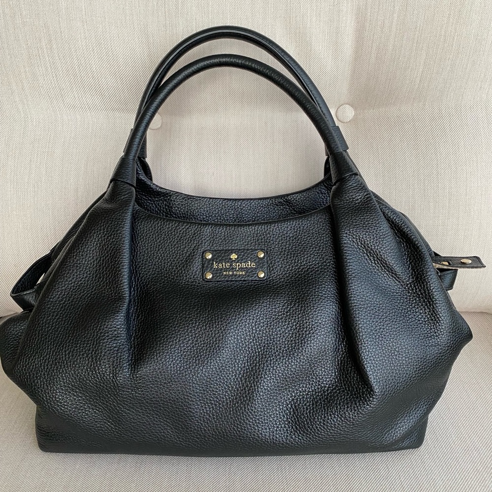 EUC Kate Spade New York black pebble leather zip closure handbag